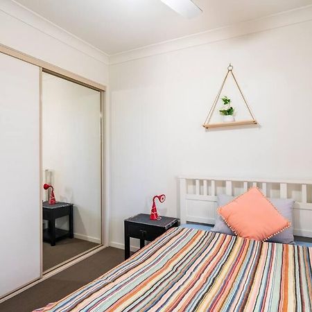 Room With Separate Bath In Shared Homestay Redcliffe Ngoại thất bức ảnh